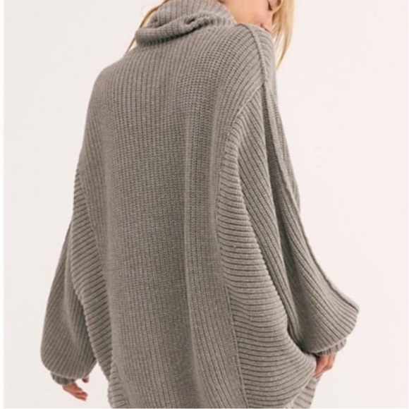 Free People Cocoa sweater in grey - Picture 2 of 8